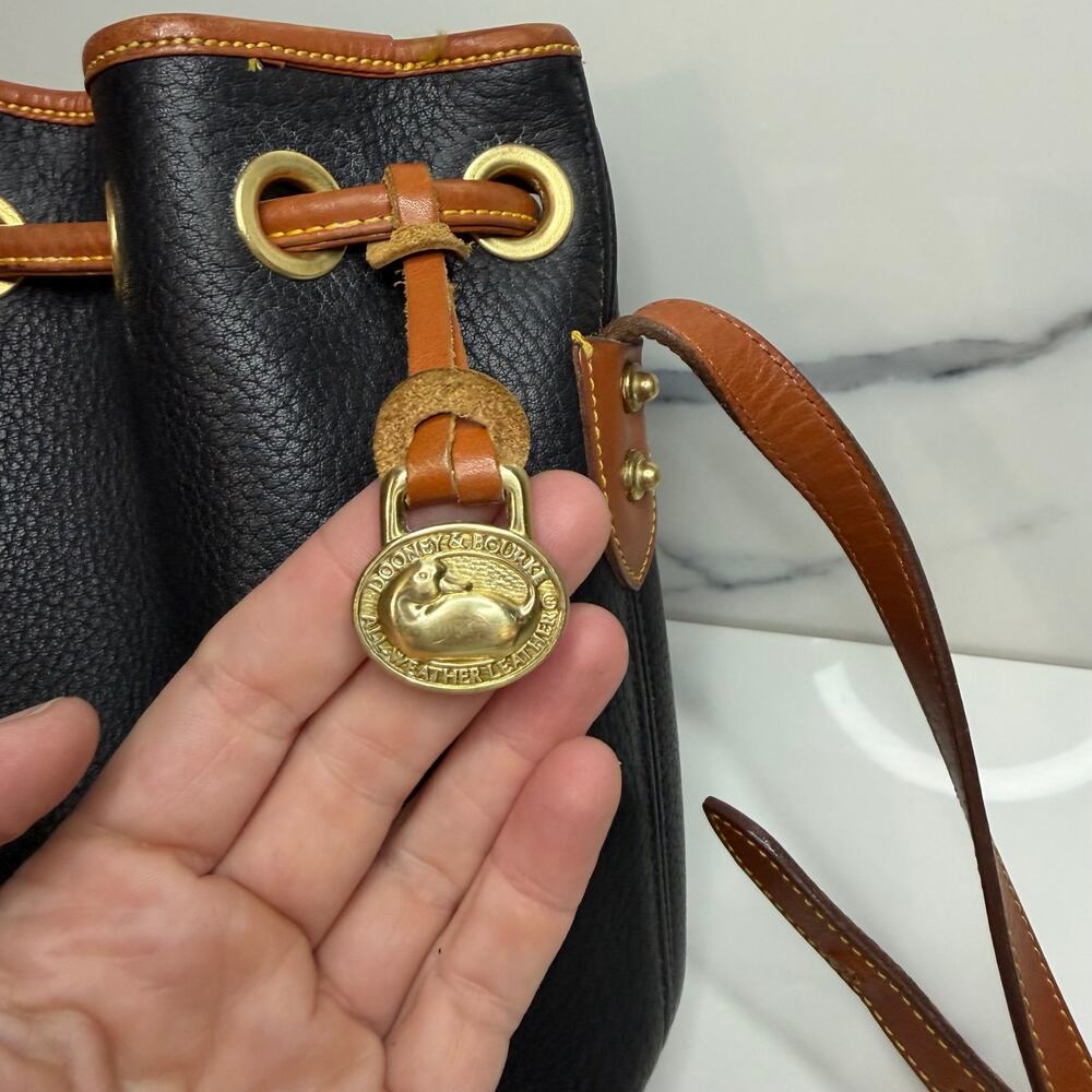 Vintage Dooney & Bourke All-Weather Black Leather Drawstring Bucket Bag Small - Picture 6 of 10